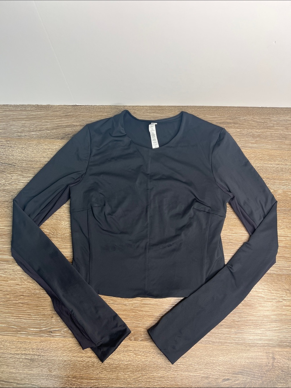 Lululemon Black Long Sleeve Mesh Panel Cropped Athletic Top Size Small